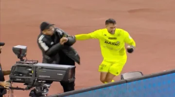 اعتداء حارس الخلود.. قرار انضباطي مرتقب بعد واقعة حامل الكرات المثيرة للجدل